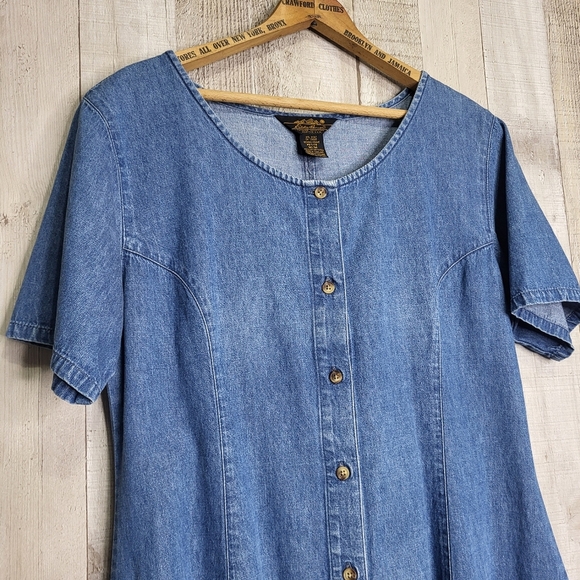 Eddie Bauer Vintage Blue Denim Button-Down Dress. Size Medium. Cotton. - Picture 2 of 13